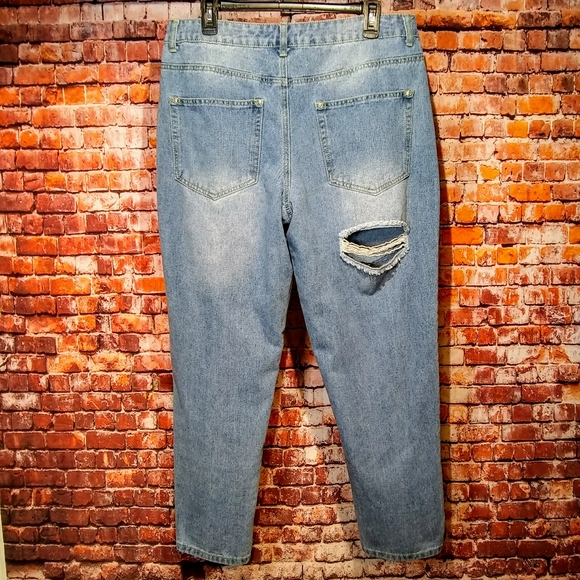 Pretty Little Thing Sz 12 High Rise Bum Rip Jeans - Picture 8 of 13